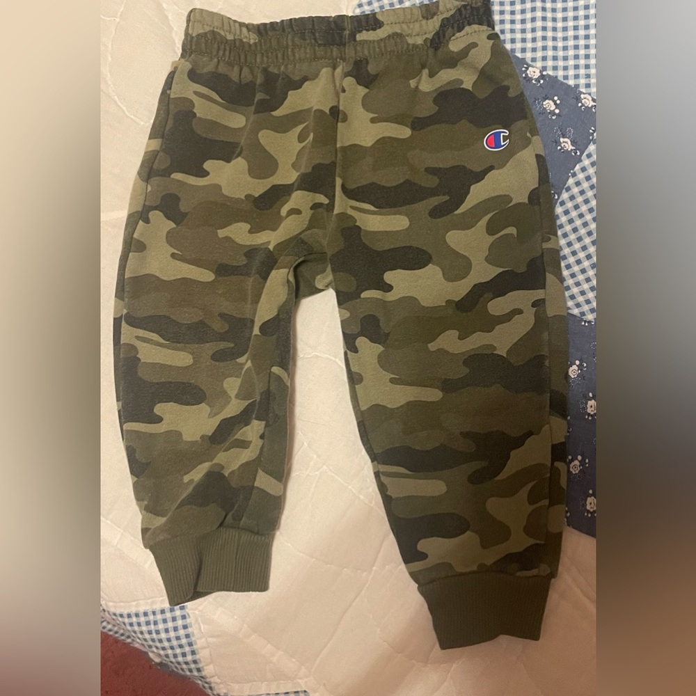 Columbia camouflage sweat pants